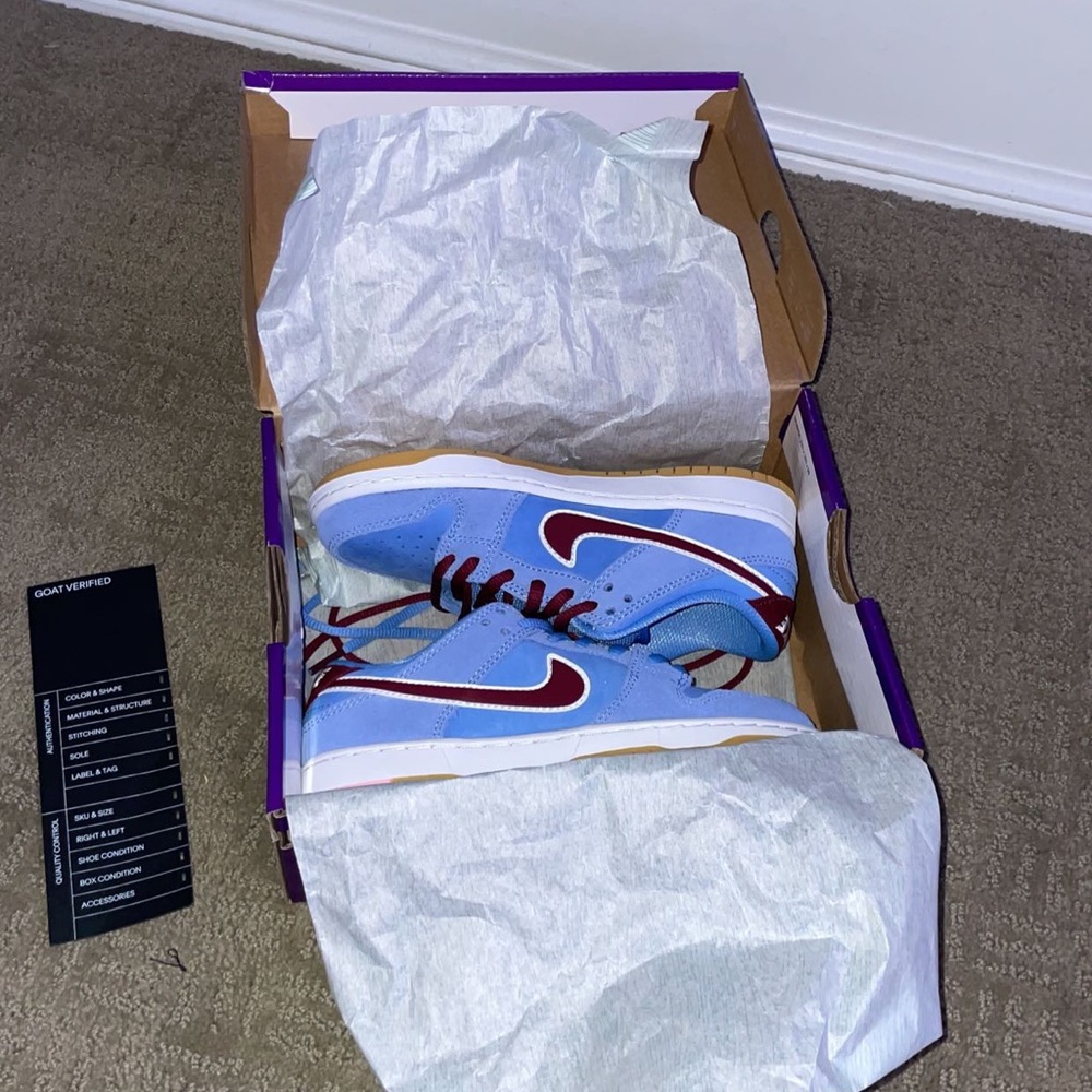 Size 13 youth Phillie dunk sb